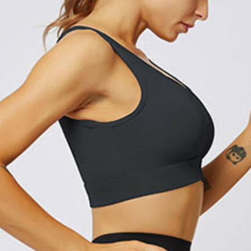 The Keeper Contour Detailed v Insert Crop Black